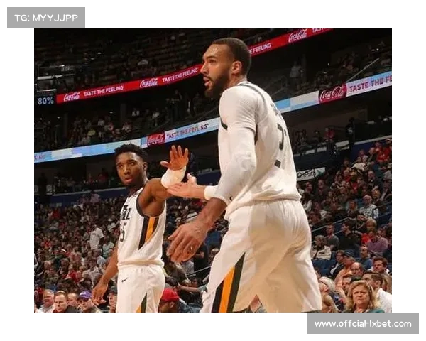 纳萨尼尔伍德击败德尔加多判罚引争议粉丝质疑结果公正